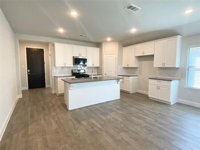 Building Photo - 3821 Bennett Trail