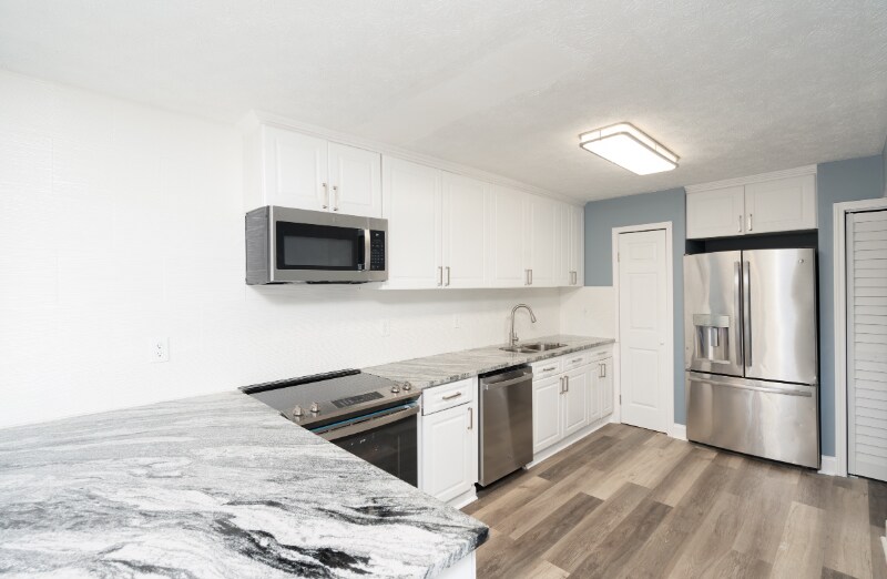 Building Photo - 7560 Taylor Rd