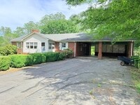 Building Photo - 19410 Oakwood Ln