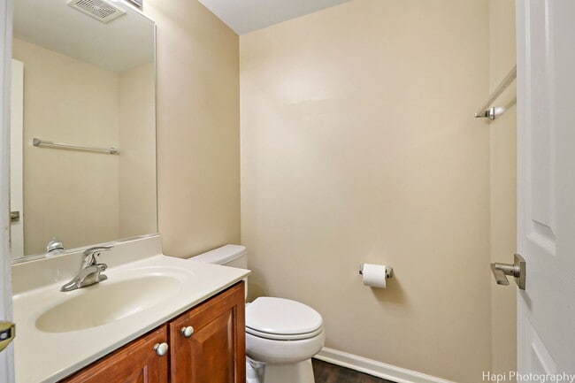 Building Photo - 719 Hanbury Dr