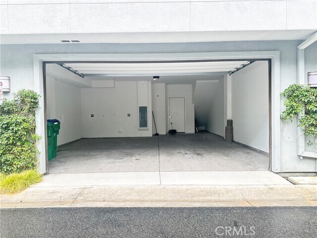 Building Photo - 126 Schick