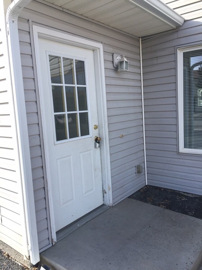 Building Photo - 2912 Dawn Dr