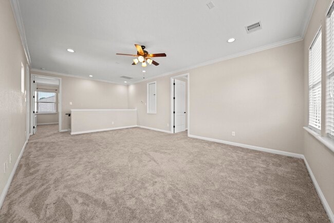 Building Photo - 123 Bella Sole