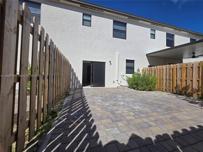 Building Photo - 12884 SW 232nd Ln