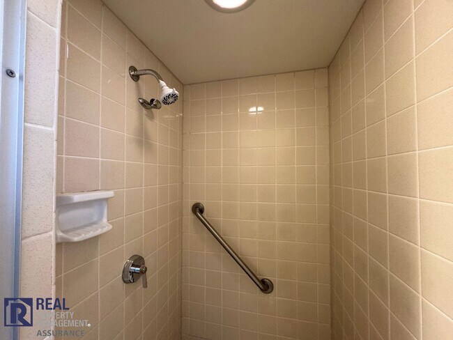 Building Photo - Charming 4 bedroom Rambler!