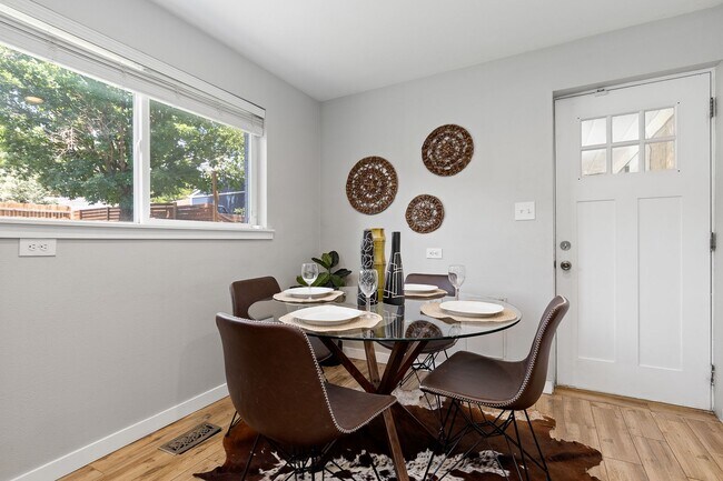 Building Photo - Recently Updated Home in Prime Sunnyside N...