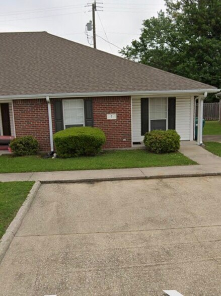 Building Photo - 7 Mulberry Rd