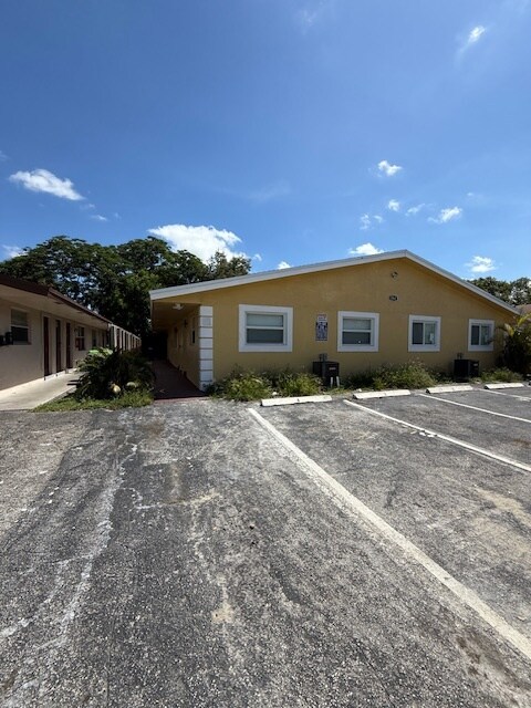 Building Photo - 5962