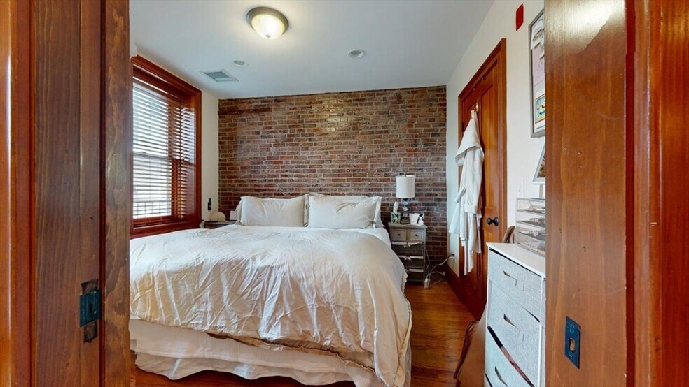 Building Photo - 661 Tremont St