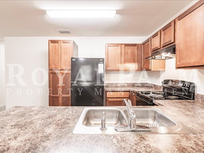 Building Photo - Your Season to Settle In – 3BR/2BA Duplex in Vistanna Villas, Lehigh Acres with Space, Style & St...