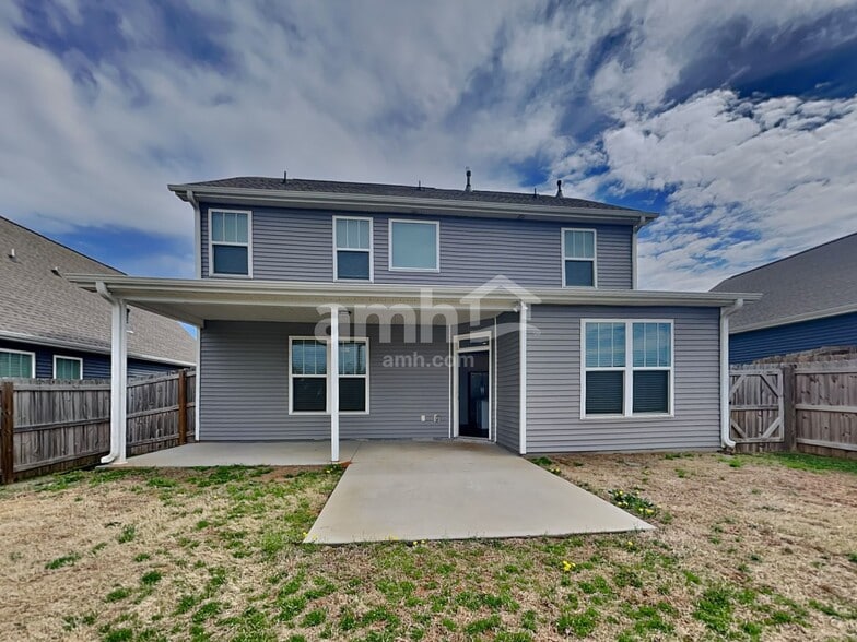 Building Photo - 574 Chantry Ln