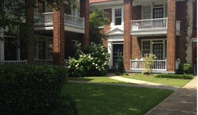 Building Photo - Vineville Court Apartments