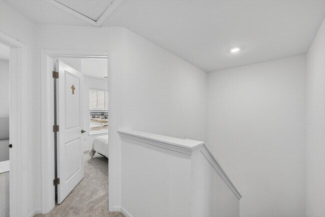 Building Photo - 25631 W Wakefield Dr
