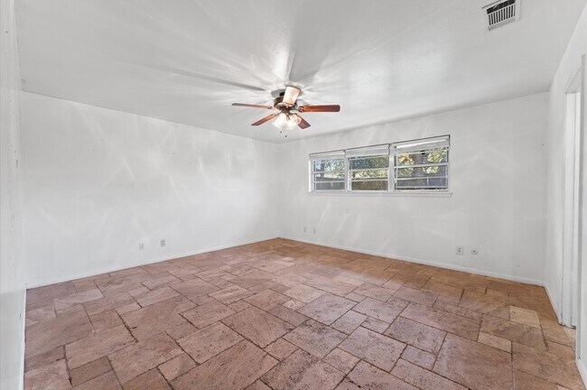 Building Photo - 1839 Bethlehem St