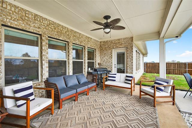 Building Photo - 215 Frio Dr
