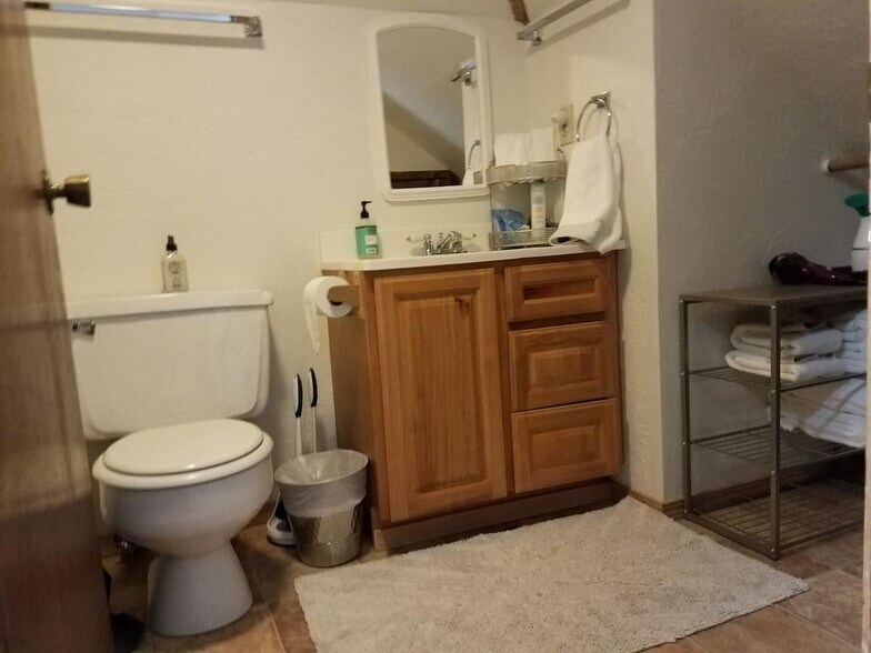 Building Photo - 1503 W 7th Ave