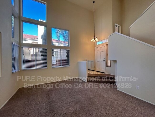 Building Photo - 564 Vista Miranda
