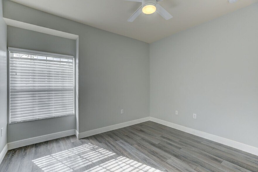 Building Photo - 7686 Plantation Cir