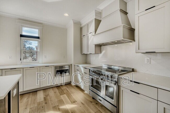 Building Photo - 3121 Colyer Pl