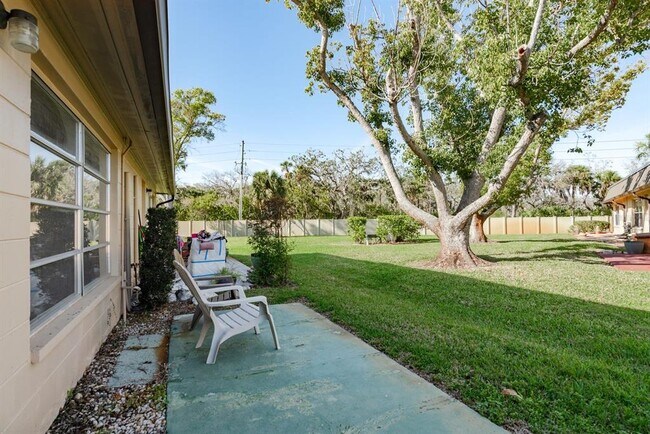 Building Photo - 4229 Stratford Dr