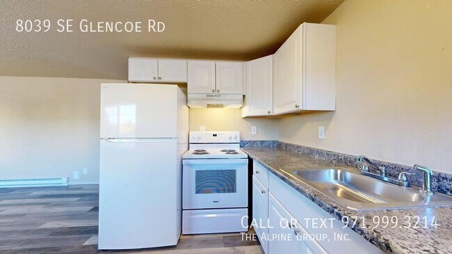 Building Photo - 8039 SE Glencoe Rd