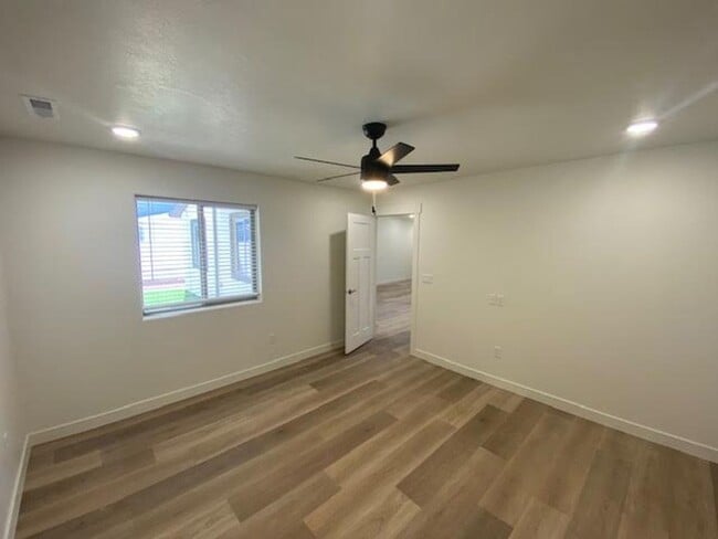 Building Photo - 3 bedroom- 2 bath 4 Plex - Brand New Construction