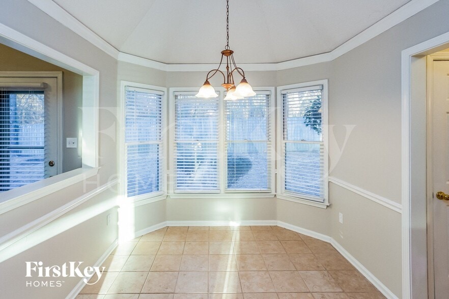 Building Photo - 2048 Bohemia Cove