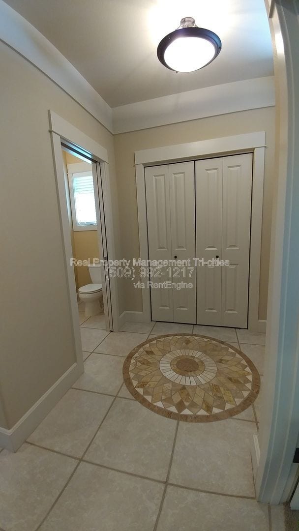 Building Photo - 459 Columbia Point Dr