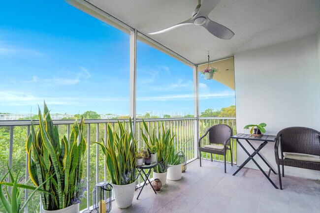 Building Photo - 3900 Oaks Clubhouse Dr