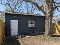 Building Photo - 2 Bed 1 Bath with Fenced Yard