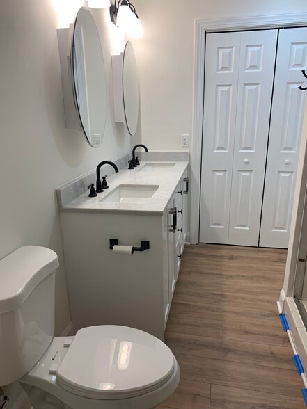 Building Photo - 35 Windbrooke Cir