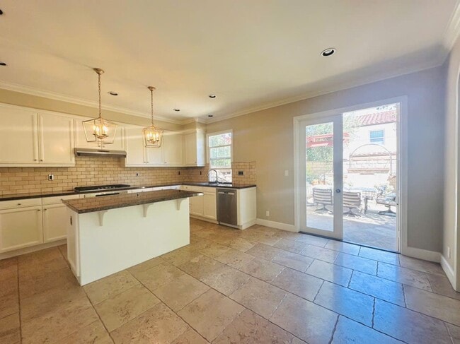 Building Photo - Single House Irvine