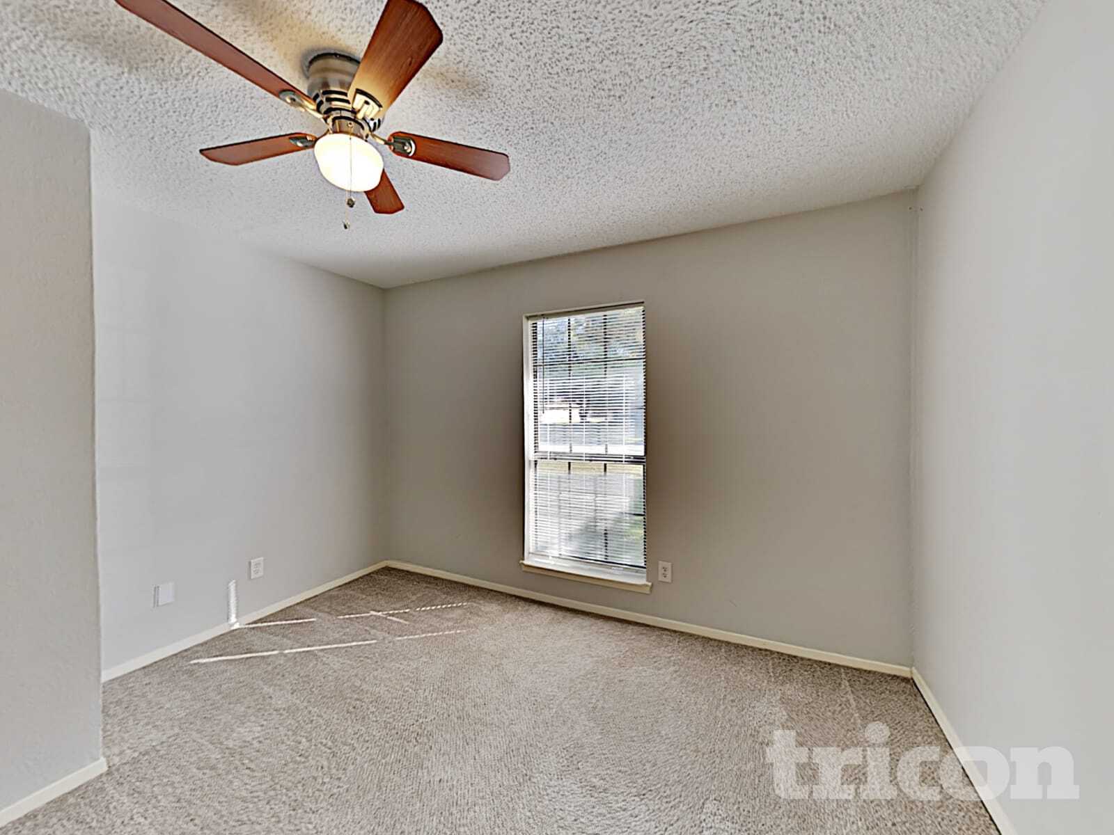 Building Photo - 1401 Timbercrest Dr