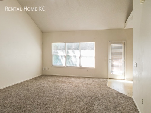 Building Photo - 1931 N 80th Ct