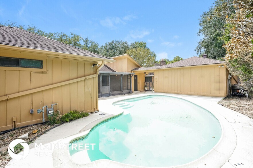 Building Photo - 12502 Olympia Dr