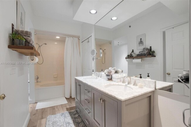 Building Photo - 3145 NE 184th St