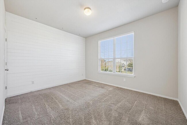 Building Photo - 1036 Chad Lp