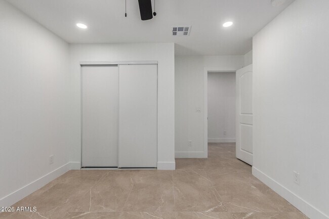 Building Photo - 1103 E Palmcroft Dr