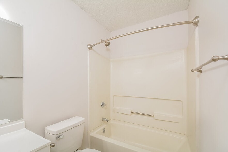 Building Photo - 746 Brewers Glynn Ct