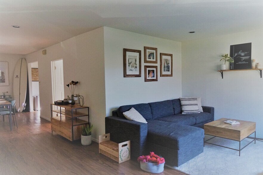 Building Photo - 3829 Glenfeliz Boulevard