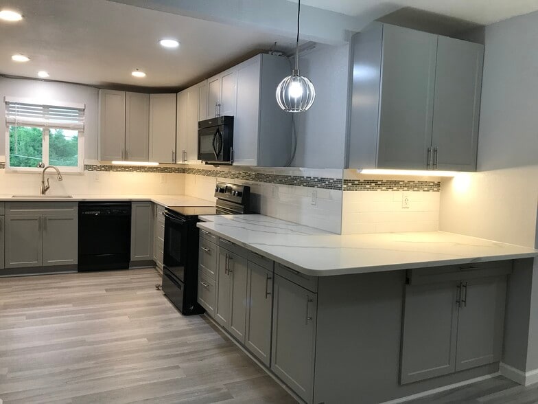 Building Photo - 1180 S Depew St