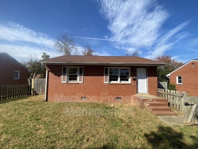 Building Photo - 211 Duke St