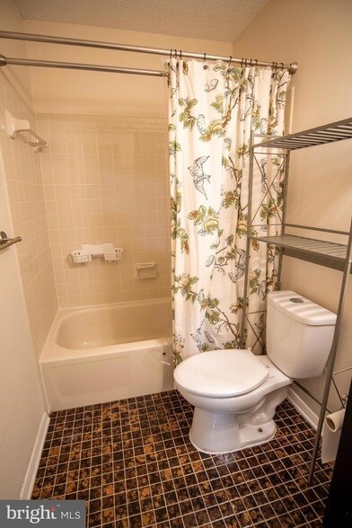 Building Photo - 10038 Chatelaine Cir