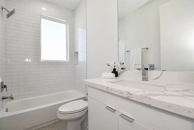 Building Photo - 3609 Dennis St