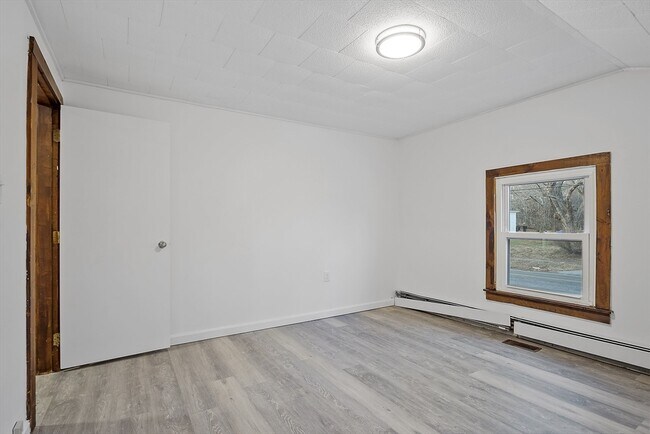 Building Photo - 47 Railroad Ave