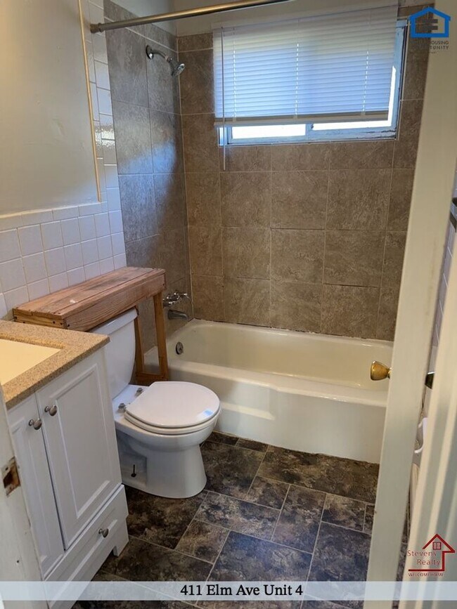 Building Photo - 411 Elm Ave