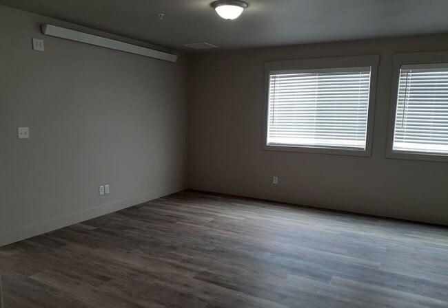 Building Photo - 5800 N Freedom Rd