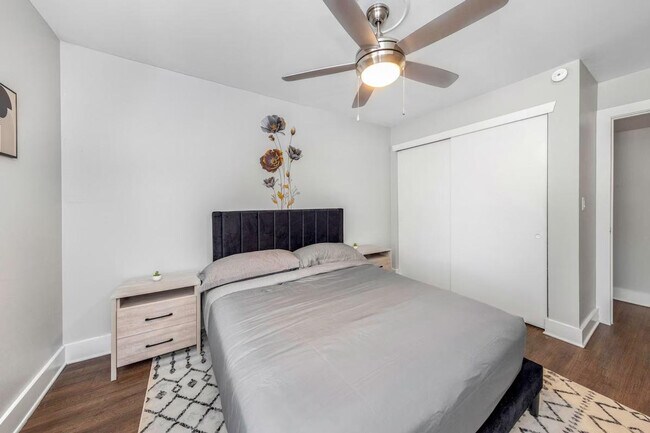 Building Photo - 4404 W Kennedy Blvd