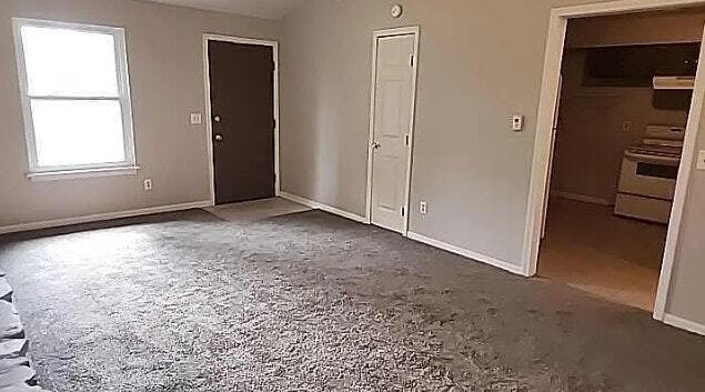 Building Photo - 2633 Northwood Dr