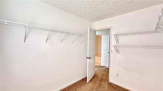 Building Photo - 6243 Shoreview Cir